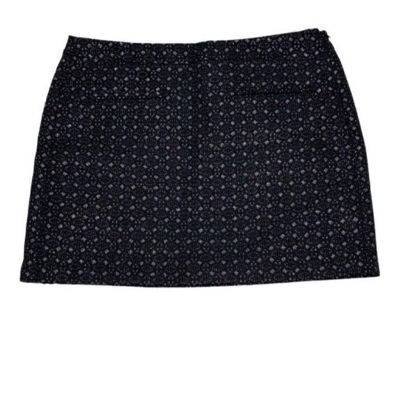 Gap Mini Black & Silver Metallic Skirt(Size 6) - Picture 2 of 6